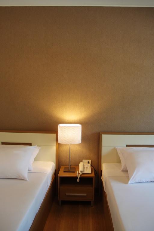 Nakhonratchasima Korat Resort Hotel חדר תמונה